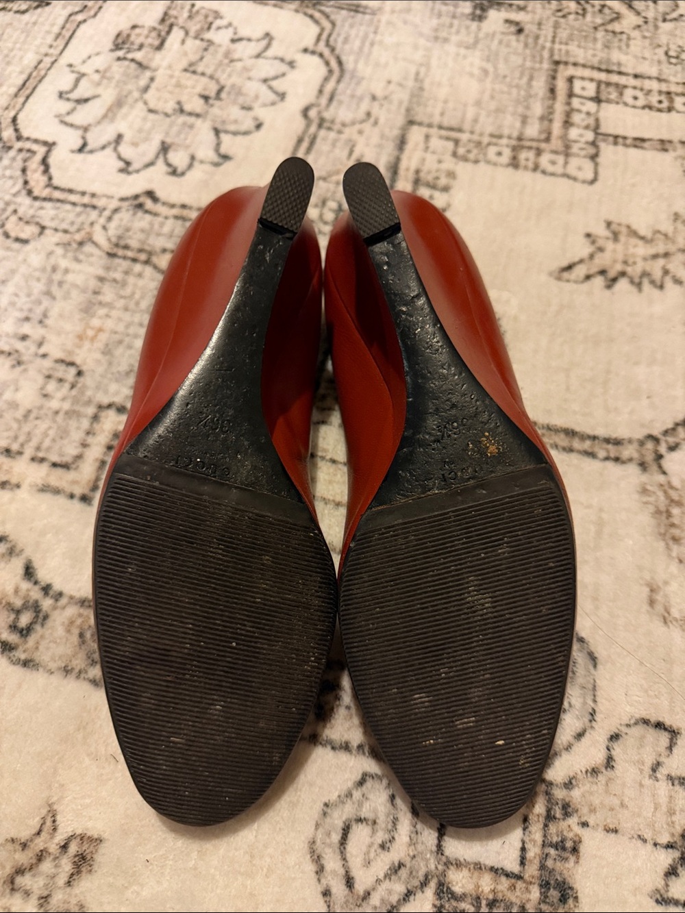 Gucci Women's Brick Red Leather Heels - Picture 8 of 9